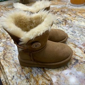 UGG toddler girl